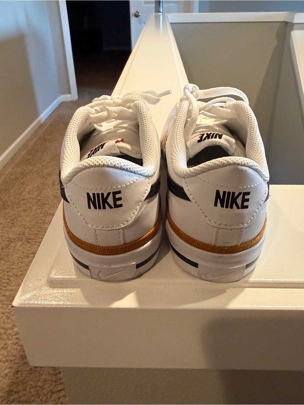 Nike Boy’s White Court Legacy 4Y DA5380-102 - Picture 7 of 7